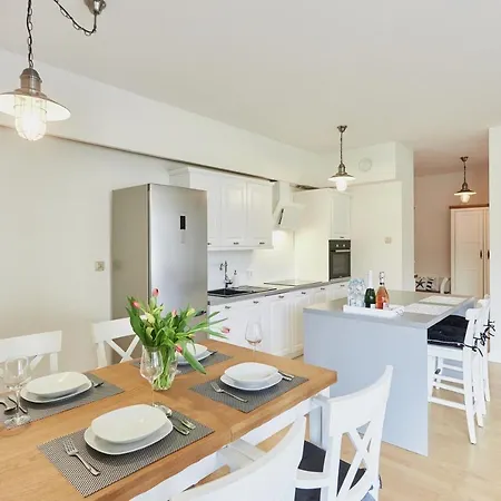 Apartament Familijny Golden Apartmán Miedzyzdroje